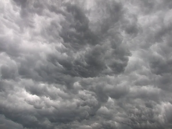 Escuro Denso Magnífico Nuvens Tempestade Cinza — Fotografia de Stock