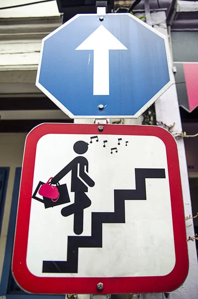 Road Sign Glamor Woman Stair Singapore — Stock Photo, Image