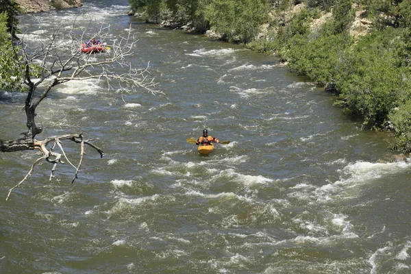 Gente Río Rafting Kayak — Foto de Stock