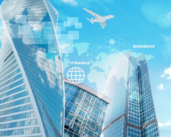 Будівлі Світовою Картою Реактивним Літаком Фоні Блакитного Неба — стокове фото