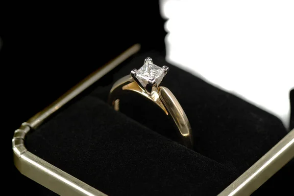 다이아몬드와의 반지의 — 스톡 사진