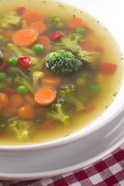 Sopa Clara Verduras Con Brócoli Zanahoria Guisante Maíz Cebolla Pimiento —  Fotos de Stock