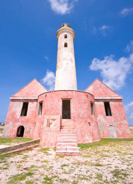 Farol Antigo Ruína Pouco Curaçao Contra Céu Azul Nublado — Fotografia de Stock