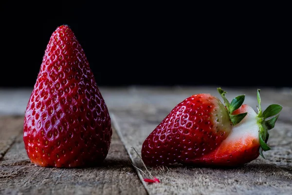 Fresas Mandarinas Sobre Una Vieja Mesa Madera Una Cocina Antigua — Foto de Stock