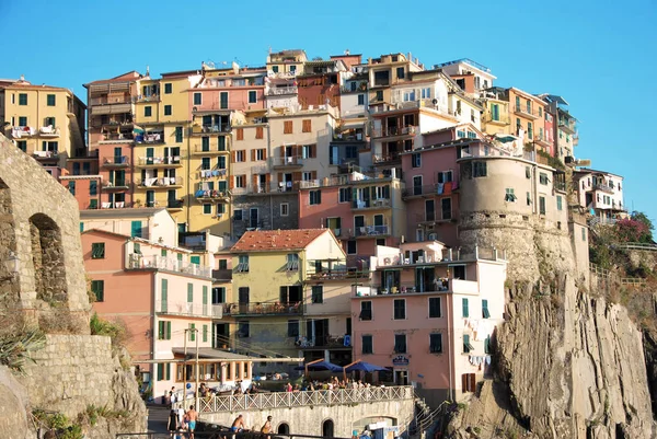 이탈리아 리구리아 지역의 도시이자 항구인 Cinque Terre 유네스코로부터 보호구역으로 지정되었습니다 — 스톡 사진