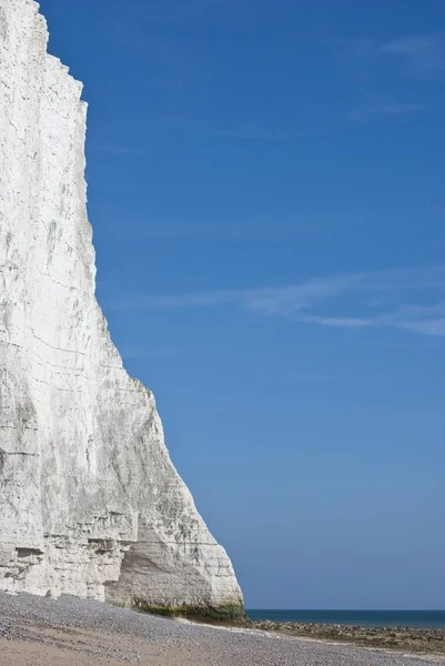 Portrait Shot White Chalk Cliff Sea Edge Sand Sea Blue — Stock Photo, Image