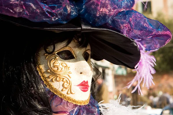 Een Vrouw Kostuum Het Carnaval Van Venetië — Stockfoto