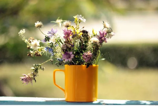 Original floral arrangement. flowers in the circle