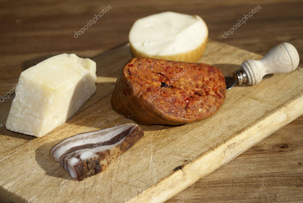 salchicha típica de Calabria el nduja salami tradicional de Spilinga