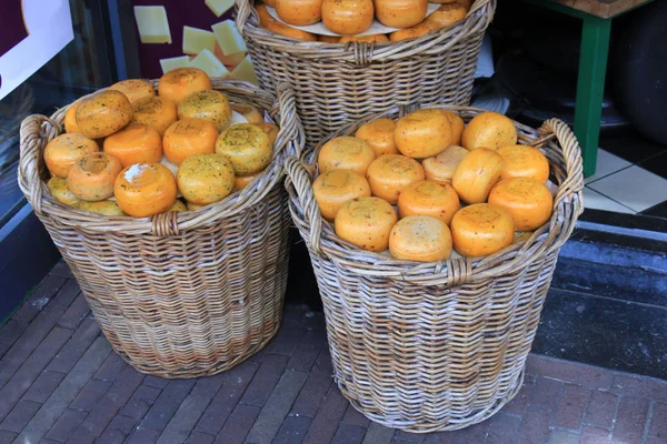 Küçük Hollanda Peynir Peynir Dükkanı Sergilenen — Stok fotoğraf