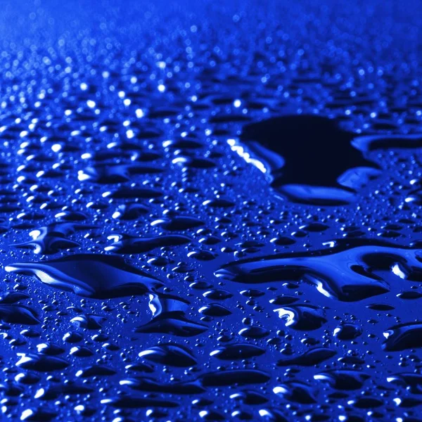 Gotas Agua Una Superficie Metálica Que Muestra Concepto Frescura —  Fotos de Stock