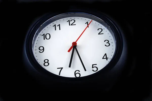 Zdjęcia Zegar Wskazujący Upływ Czasu — Zdjęcie stockowe