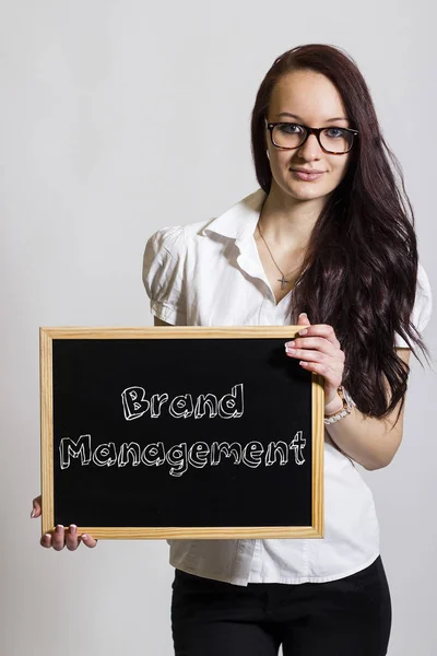 Merk Management Jonge Zakenvrouw Holding Schoolbord Verticale Image — Stockfoto