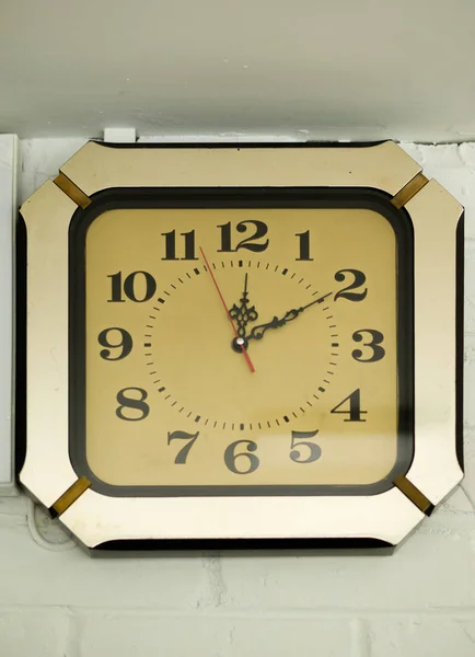 Photo Couleur Clock Antique Montée Sur Mur — Photo