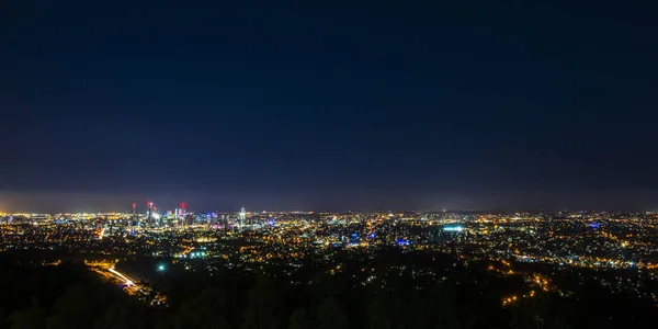 Vista Brisbane City Desde Mount Coot Tha Por Noche Queensland —  Fotos de Stock