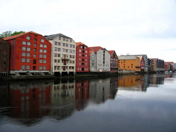 Kleurrijke Huizen Aan Zee Trondheim Noorwegen — Stockfoto