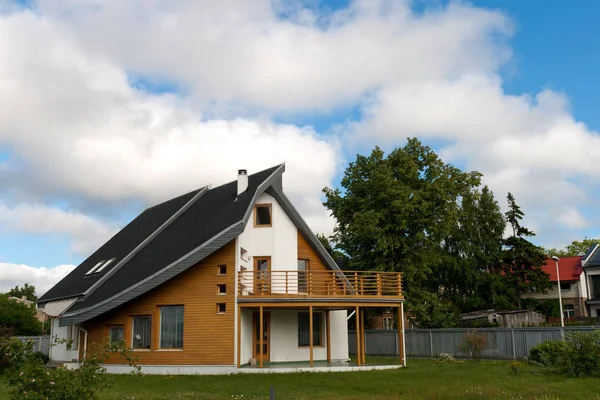 Hermosa Casa Diseño Durante Día — Foto de Stock