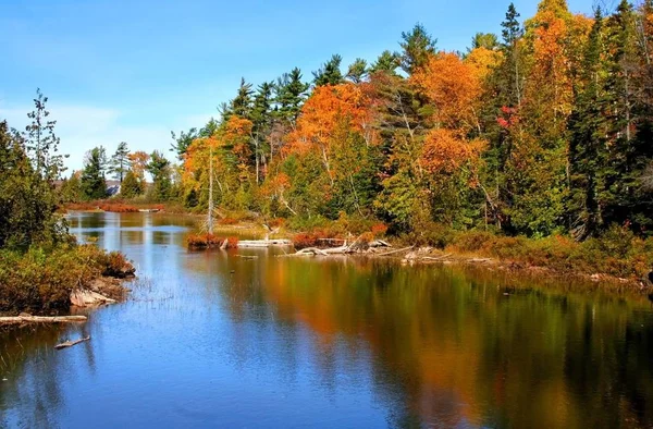 Réflexion Colorée Sur Lac Dans Michigan — Photo