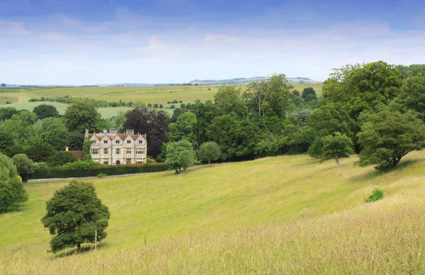 Landscape Format Image Country Manor Looking Open Rolling Field Foreground — Stock Photo, Image