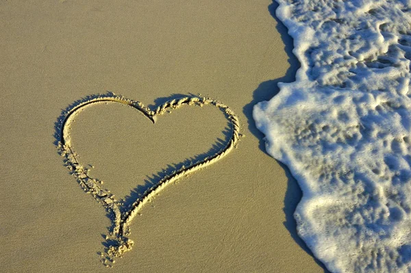 Heart Drawn Beach Low Evening Light Washed Away Wave — Stock Photo, Image