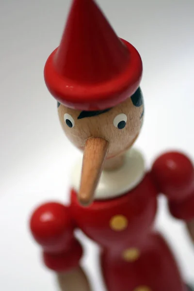 Statua Legno Pinnochio Raffigurante Mite Bugiardo — Foto Stock