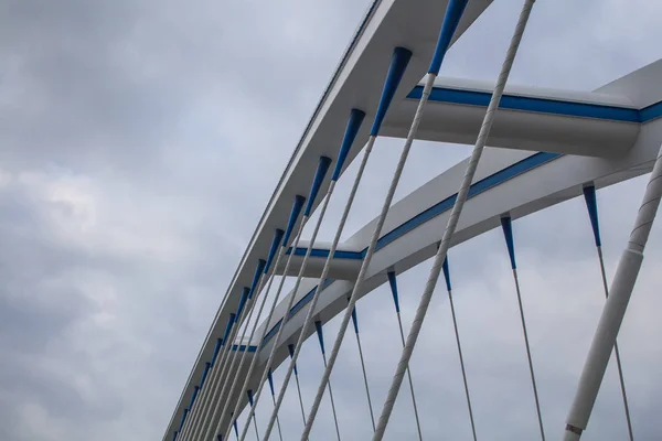 Puente Apolo Bratislava Eslovaquia Uniendo Las Orillas Del Río Danubio — Foto de Stock