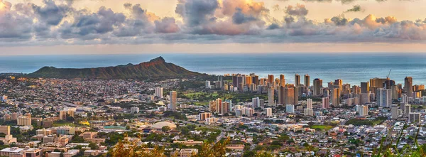 Blick Auf Waikiki Und Diamantkopf Vom Tantalus Aussichtspunkt Puu Ualakaa — Stockfoto