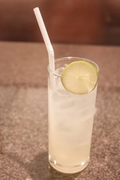 氷レモン ジュース ストック フォトのガラス — ストック写真