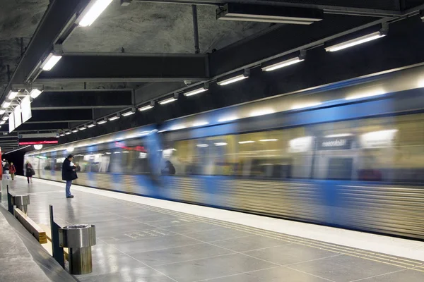 Snelle Trein Passerende Bewegingsonscherpte — Stockfoto