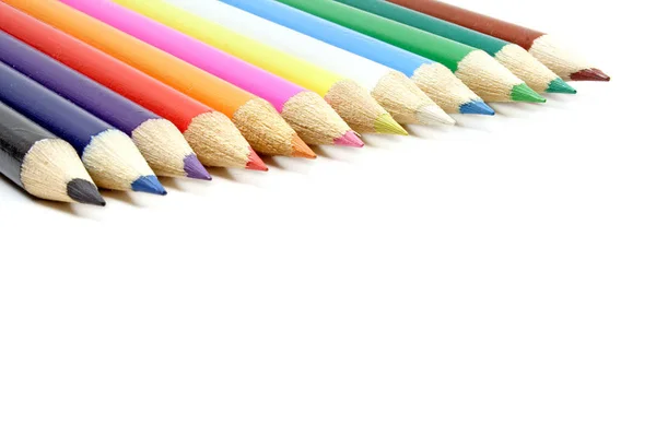 Una Línea Lápices Colores Todo Aislado Sobre Fondo Blanco — Foto de Stock