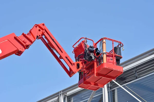 Red Hydraulic Construction Cradle Blue Sky — Stock Photo, Image