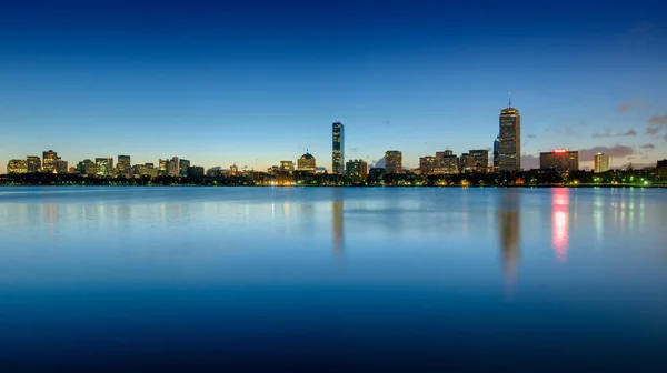 黎明时分波士顿后湾地区的天际线 — 图库照片