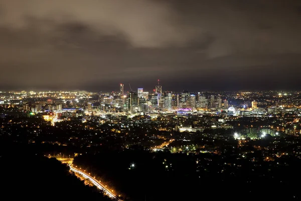 Foto Panorámica Ciudad Brisbane Una Noche Nublada —  Fotos de Stock