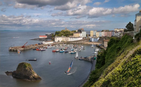 Hamnen Och Havet Vid Tenby Wales Ligger Långt Staden — Stockfoto