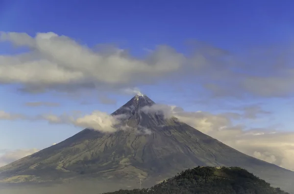 Τέλειο Κώνο Ηφαιστείου Mayon Νότια Της Luzon Φιλιππίνες — Φωτογραφία Αρχείου