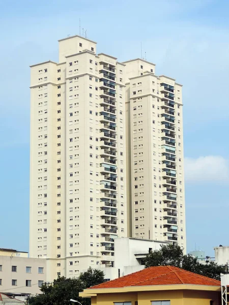 Dos Altos Edificios Residenciales Paisaje Urbano — Foto de Stock