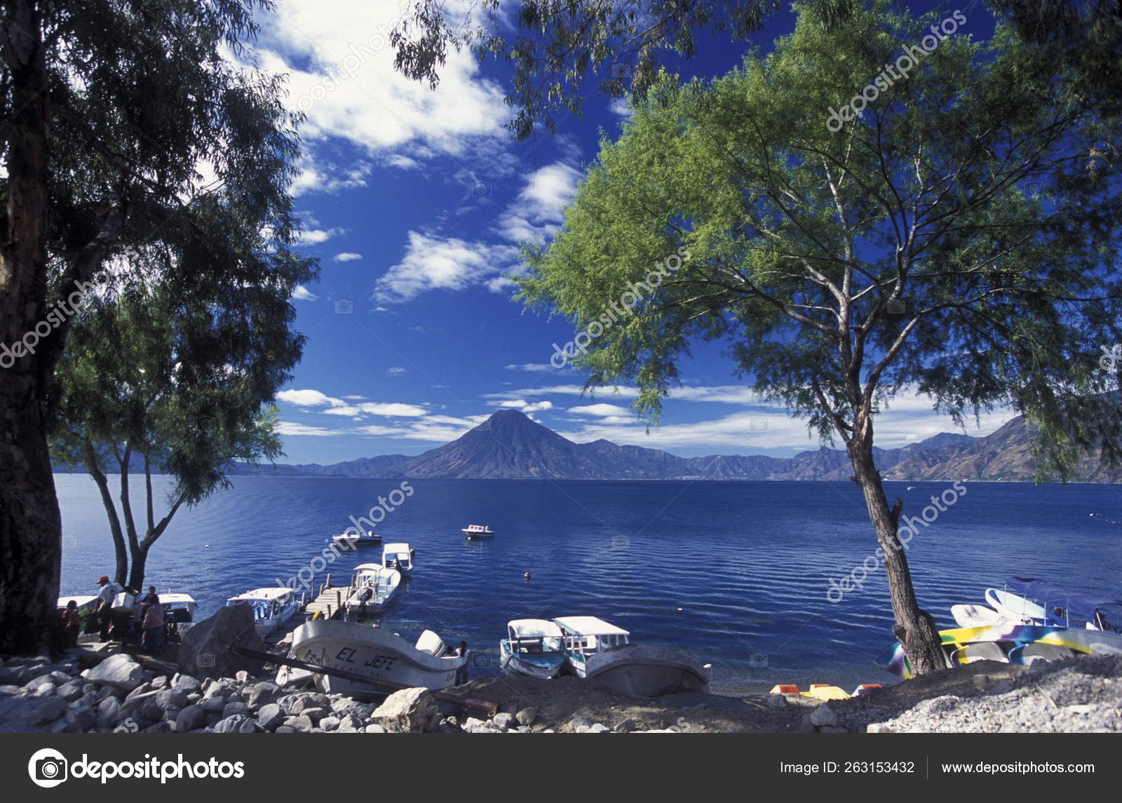 Lake Atitlan Mit Volcanos Toliman San Pedro Back Town Panajachel Stock Photo Image By C Yayimages 263153432