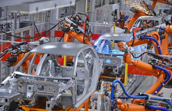 Roboți Sudură Într Fabrică Automobile — Fotografie, imagine de stoc