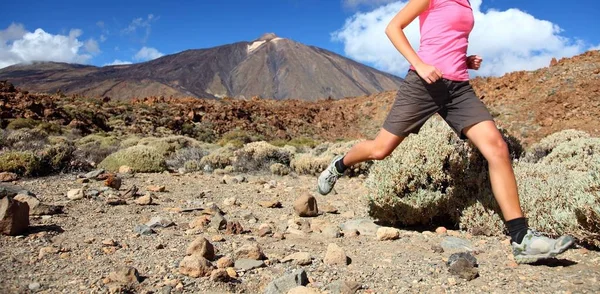 Corriendo Espectacular Paisaje Volcánico Teide Tenerife Mujer Top Rosa — Foto de Stock