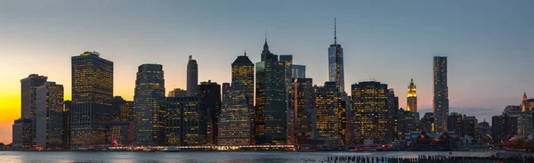 Manhattan Abend New York City Skyline Panorama — Stockfoto