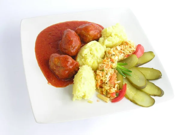 Rindfleischkollops Mit Tomatensauce Und Gemüse — Stockfoto