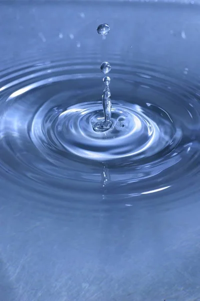 Gota Água Caindo Água Fazer Uma Gota — Fotografia de Stock