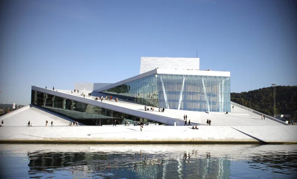 Vista Del Nuevo Teatro Ópera Oslo Noruega Desde Océano — Foto de Stock