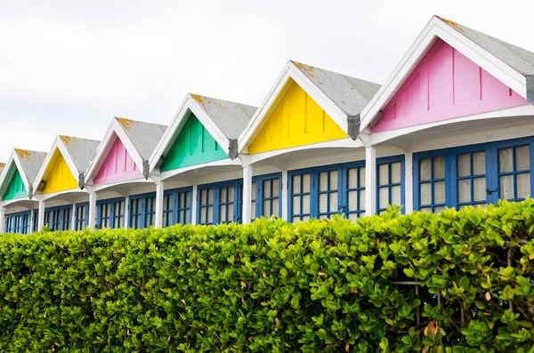 Farbenfrohe Urlaubs Und Jahrgangstaugliche Ruhepavillons Der Nordsee Weymouth Bei Brunswick — Stockfoto