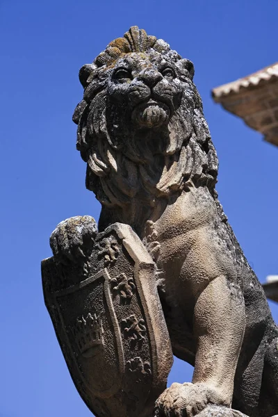 Estatua León Con Escudo Ubeda Provincia Jaén Andalucía España — Foto de Stock