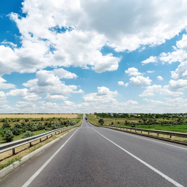 Asphaltstraße Geht Bedeckt Horizont — Stockfoto