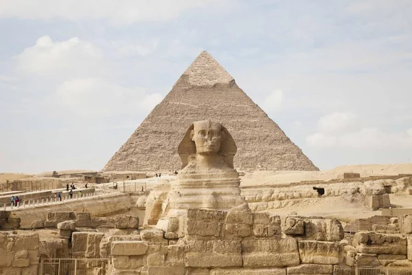 Esfinge Frente Pirâmide Khafre Gizé Egito — Fotografia de Stock