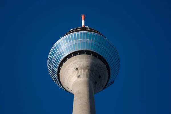 Rheinturm Céu Azul — Fotografia de Stock