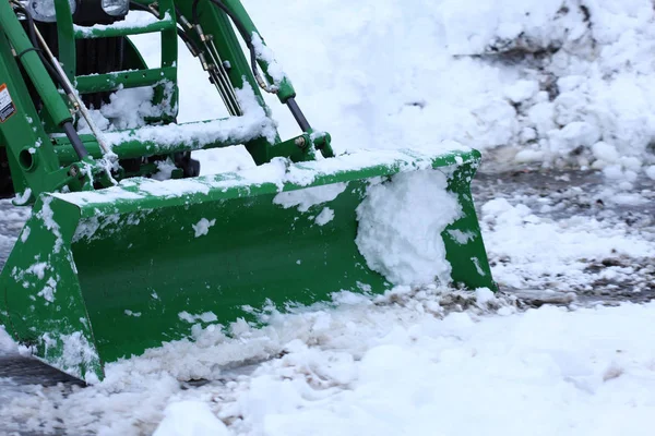 Tractor Con Cuchilla Nieve Arada Camino Entrada —  Fotos de Stock