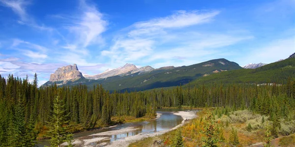 Річки Боу Замковій Горі Видно Фоновому Режимі Banff Національний Парк — стокове фото